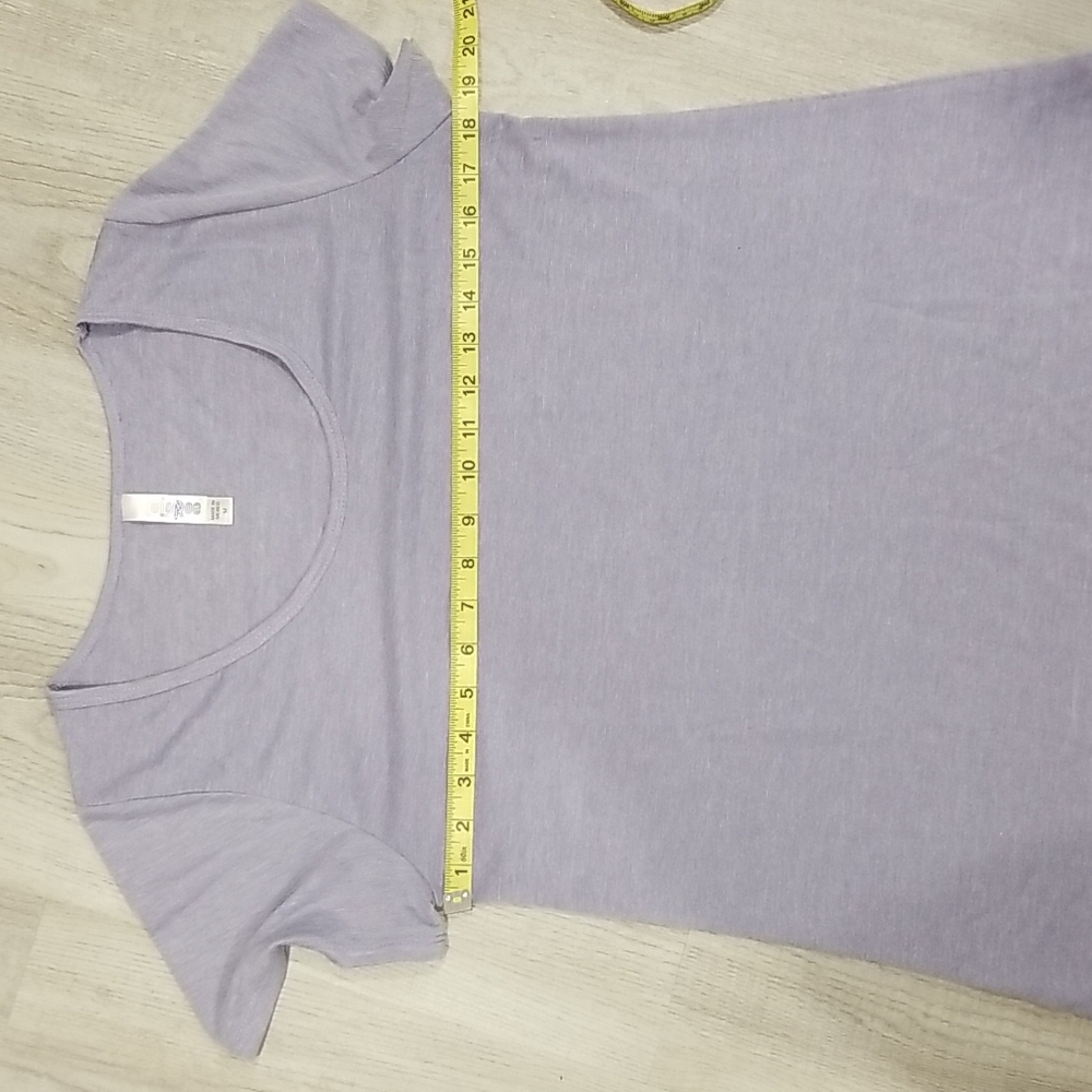 LuLaRoe Classic tee